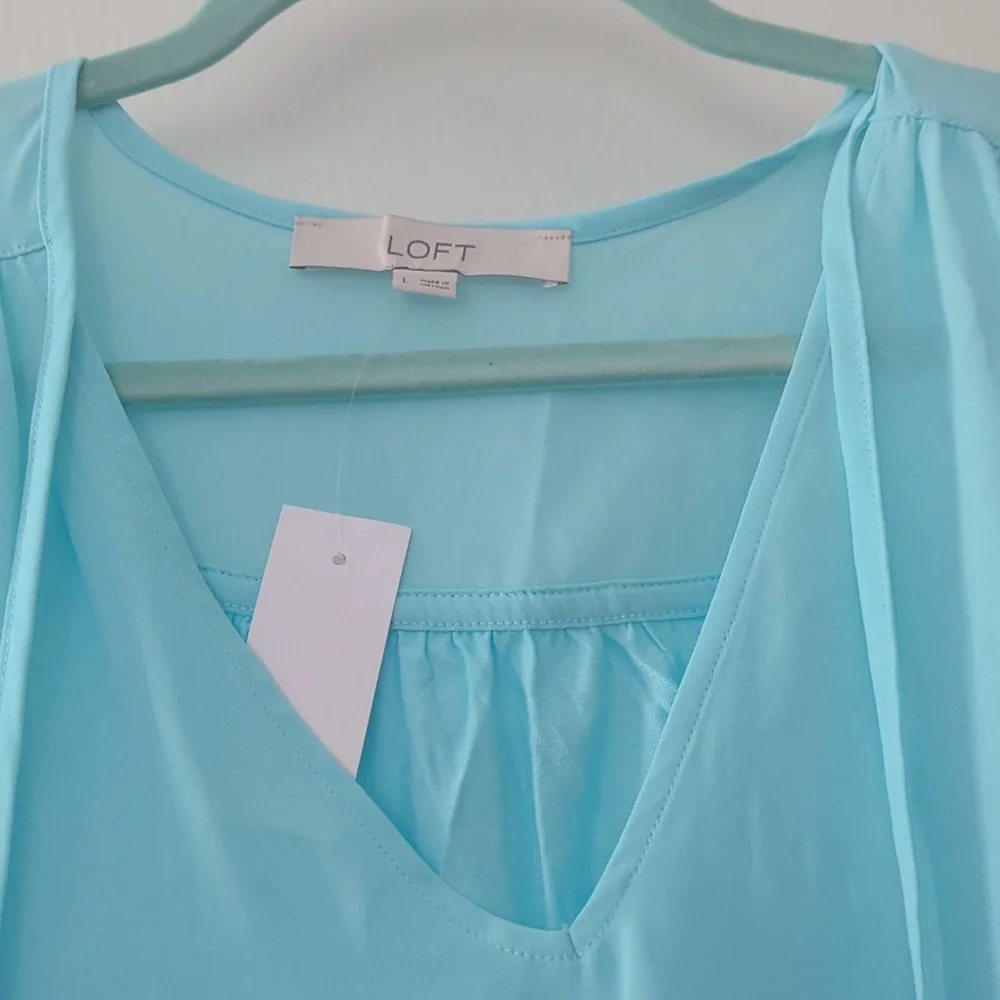 Sky blue top - Picture 2 of 3